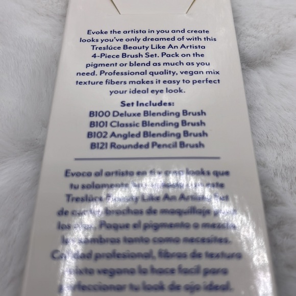 2/$15 Tresluce Beauty Like an Artista Eye Detail Brush Set in Blue - Picture 3 of 3